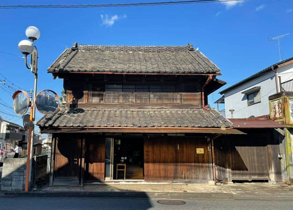 (1)旧渡辺金物店「八百宿」の画像