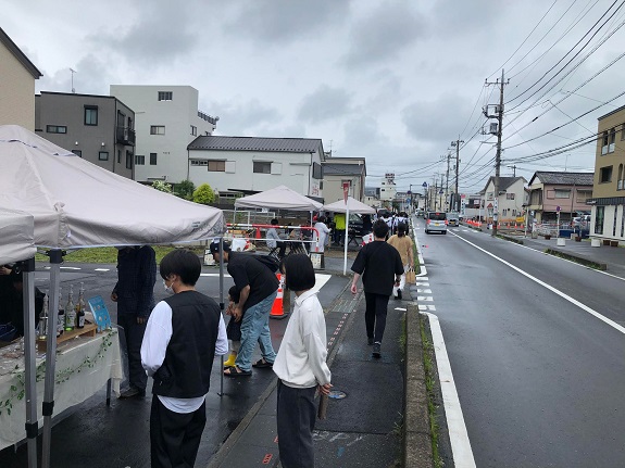 人が交流する空間への画像