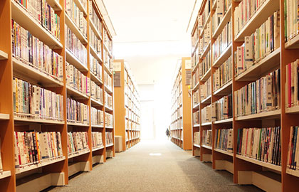 図書館蔵書検索のイメージ写真
