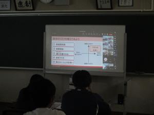 各クラスでオンラインにて実施