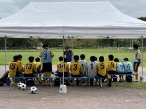 サッカーの試合の様子