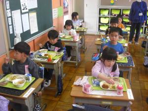 初めての給食