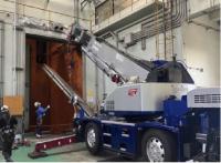 投入扉解体の様子