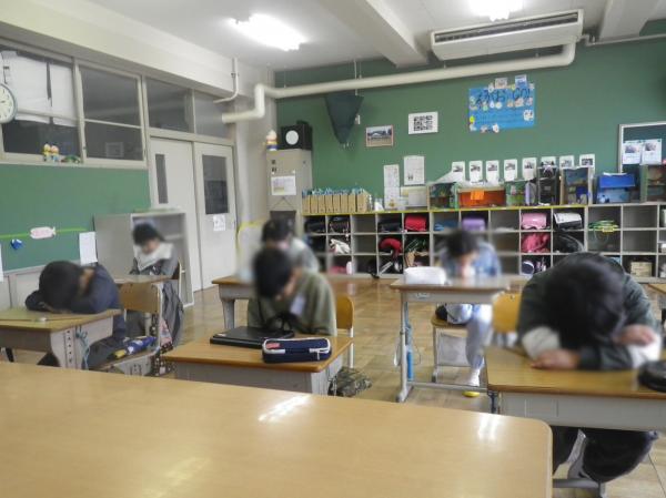黙とう