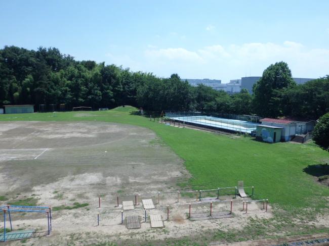 校庭
