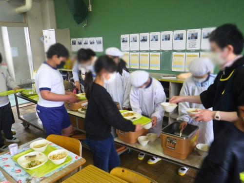 給食2