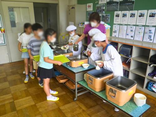 給食1