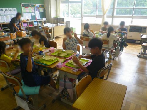 給食3